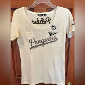 NHL Pittsburgh Penguins women’s white thermal T-shirt size m. NWOT